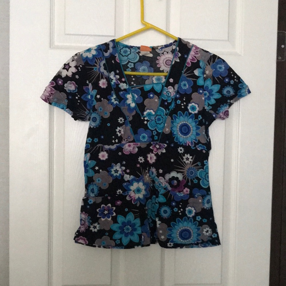 NRG scrub top
